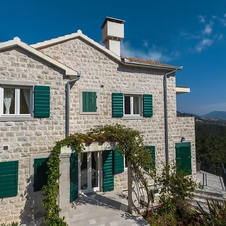 Camellia Villa *